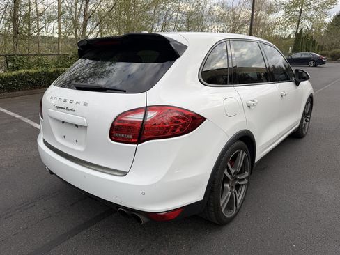Used 2013 Porsche Cayenne Turbo AWD/4WD image 5