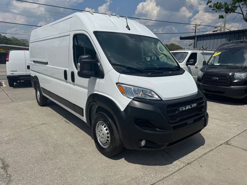 Used 2026 RAM ProMaster 2500 w/ Convenience Group FWD image 3