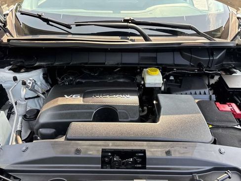 Used 2022 Nissan Pathfinder SL w/ SL Black Package AWD/4WD image 12