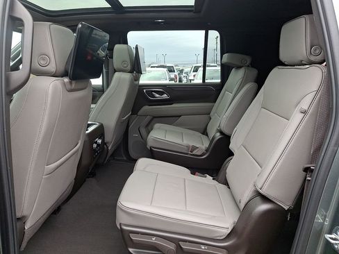 Certified 2024 GMC Yukon XL SLT w/ SLT Premium Package image 10