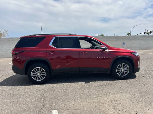 Used 2023 Chevrolet Traverse LT FWD image 6