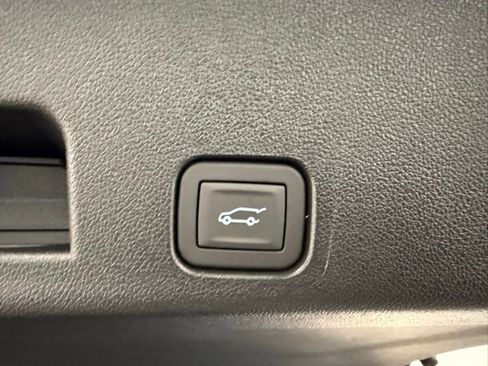 New 2026 Chevrolet Traverse RS image 9