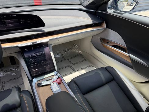 Used 2024 Lucid Air Touring AWD/4WD image 23