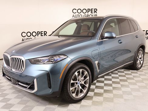 Certified 2024 BMW X5 xDrive50e w/ Premium Package AWD/4WD image 11