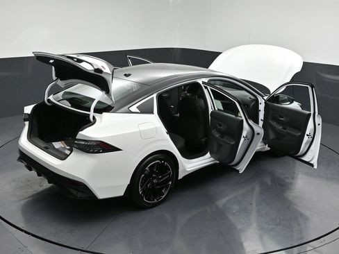 New 2026 Nissan Sentra SR w/ SR Premium Package image 33