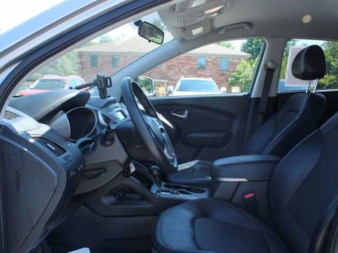 Used 2011 Hyundai Tucson GLS FWD image 12