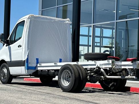 Used 2024 Mercedes-Benz Sprinter 4500 image 4