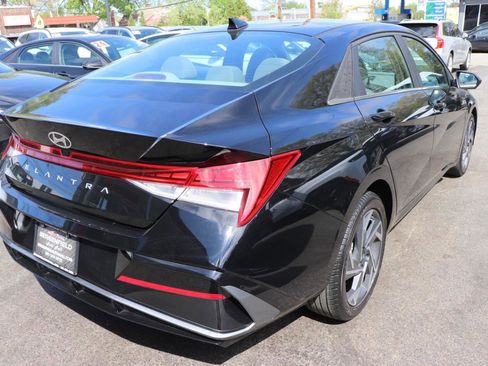 Used 2025 Hyundai Elantra SEL FWD image 5