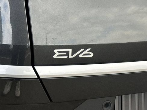 Certified 2024 Kia EV6 Light RWD image 37
