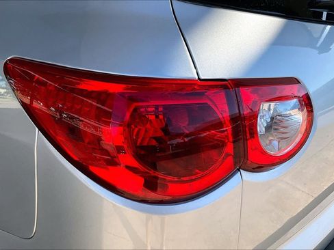 Used 2012 Chevrolet Traverse LT FWD image 27