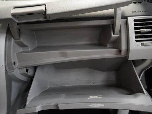 Used 2013 Toyota Corolla LE image 29