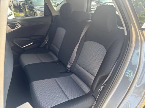 Used 2025 Kia Soul LX w/ LX Technology Package FWD image 34