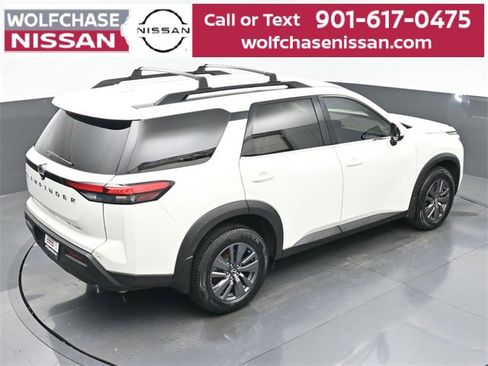 Used 2022 Nissan Pathfinder SV image 32
