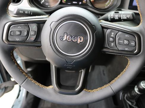 Used 2024 Jeep Wrangler Unlimited w/ Convenience Group image 21