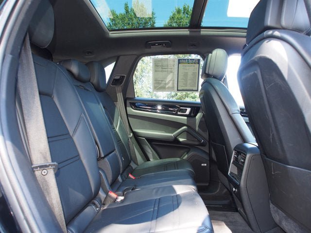 Used 2021 Porsche Cayenne AWD/4WD image 14