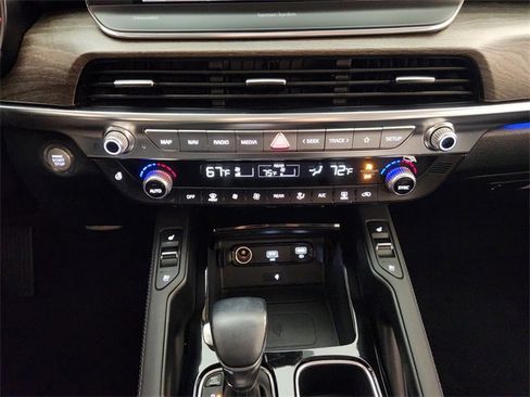 Used 2021 Kia Telluride SX w/ Nightfall Edition Package image 19