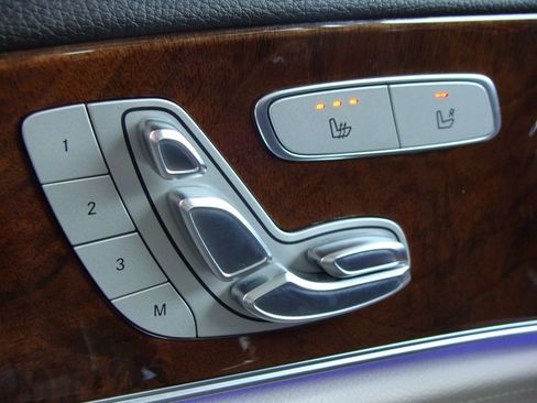 Used 2018 Mercedes-Benz E 300 E 300 image 37