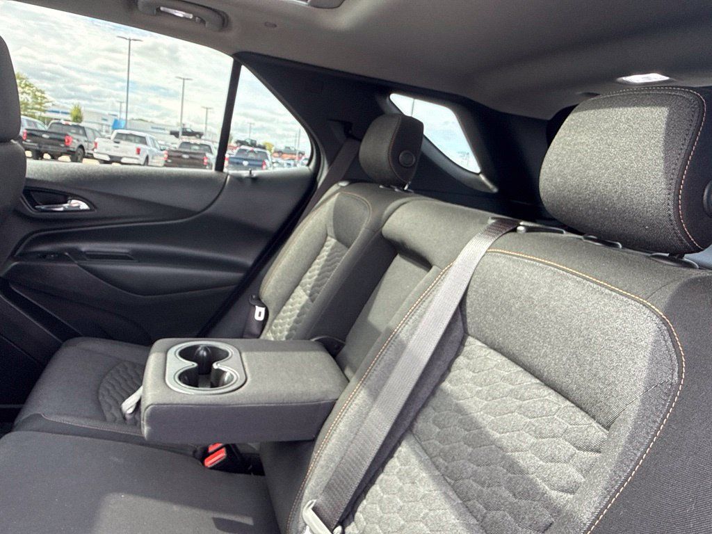 Certified 2018 Chevrolet Equinox LT FWD image 29