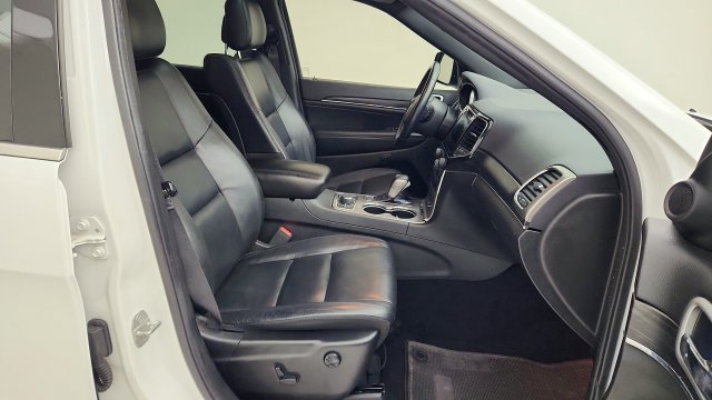 Used 2020 Jeep Grand Cherokee Limited AWD/4WD image 23