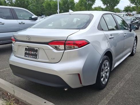 Used 2024 Toyota Corolla LE FWD image 3