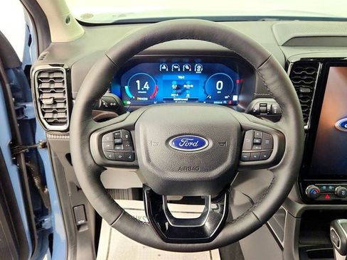 Used 2025 Ford Ranger Lariat w/ FX4 Off-Road Package AWD/4WD image 13