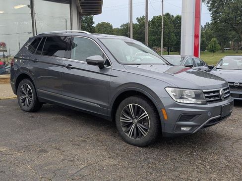 Used 2018 Volkswagen Tiguan SEL AWD/4WD image 10