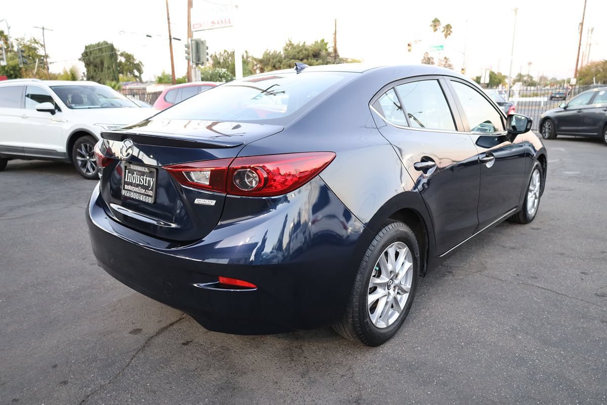 Used 2016 MAZDA MAZDA3 i Touring w/ Popular Equipment Package FWD image 4