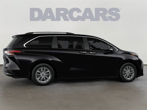 New 2026 Toyota Sienna XLE AWD/4WD image 15