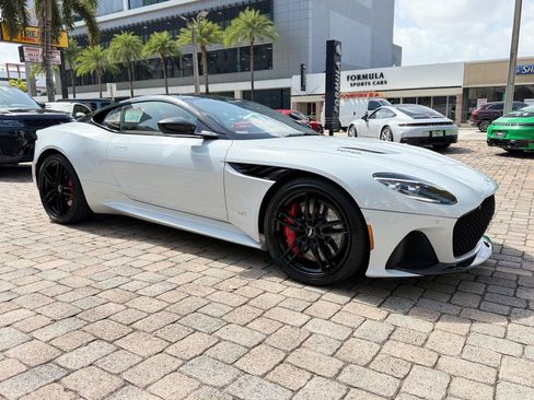Used 2020 Aston Martin DBS Superleggera RWD image 10