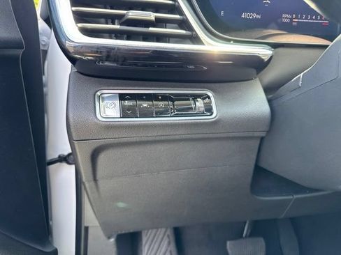 Certified 2024 Buick Envision Preferred AWD/4WD image 21