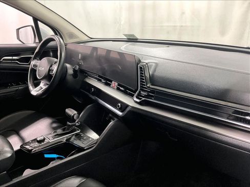 Used 2023 Kia Sportage EX image 14