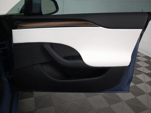 Used 2026 Tesla Model S image 26