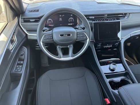 New 2026 Jeep Grand Cherokee L Laredo w/ MOPAR Finishing Package AWD/4WD image 11
