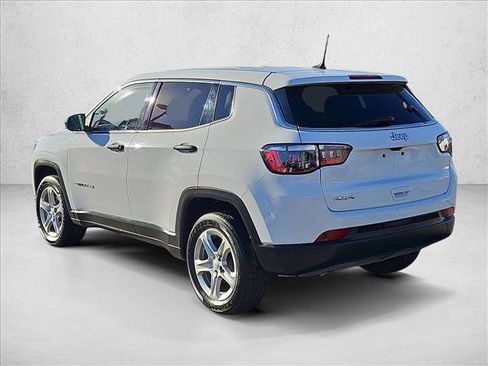 Used 2023 Jeep Compass Sport image 8