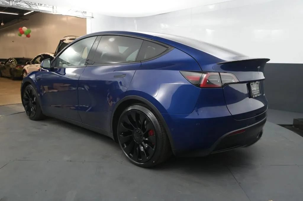 Used 2022 Tesla Model Y Performance AWD/4WD image 3