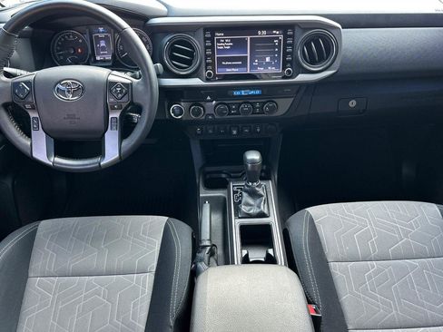 Used 2022 Toyota Tacoma TRD Off-Road image 13
