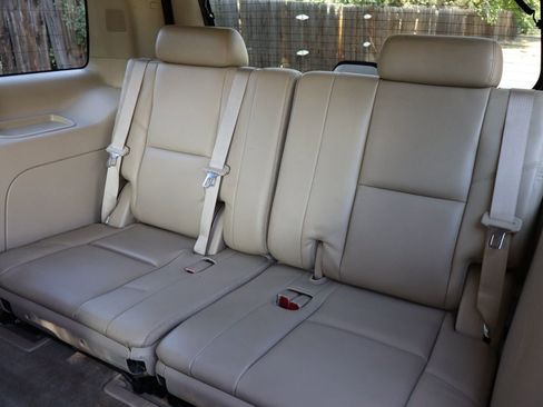 Used 2011 GMC Yukon Denali image 21