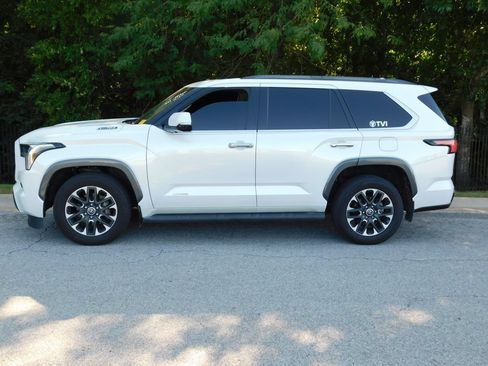 Used 2023 Toyota Sequoia Limited w/ Tow Technology Package RWD image 9
