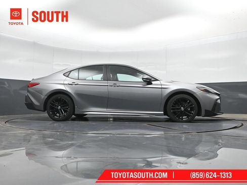 Used 2025 Toyota Camry SE FWD image 38