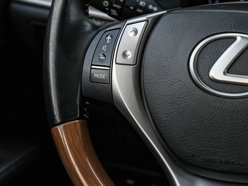 Used 2014 Lexus ES 300h w/ Luxury Package w/Bamboo Trim FWD image 16