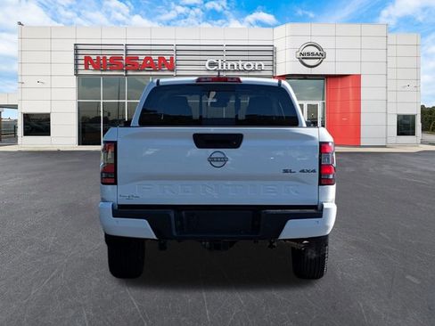 Certified 2024 Nissan Frontier SL w/ Technology Package image 4
