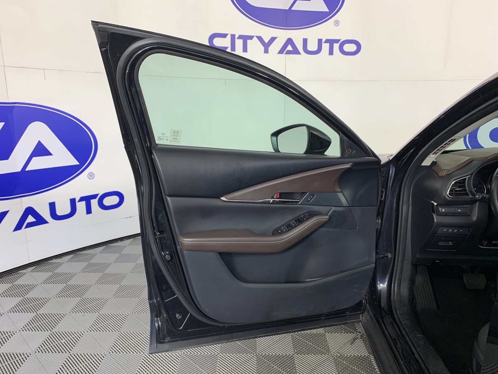 Used 2022 MAZDA CX-30 AWD 2.5 S w/ Premium Package image 13