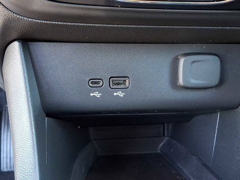 Used 2025 Buick Encore GX Preferred w/ Comfort Package AWD/4WD image 25