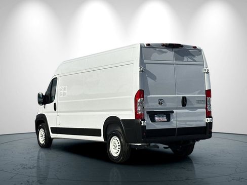 Used 2025 RAM ProMaster 2500 w/ Storage Group image 6