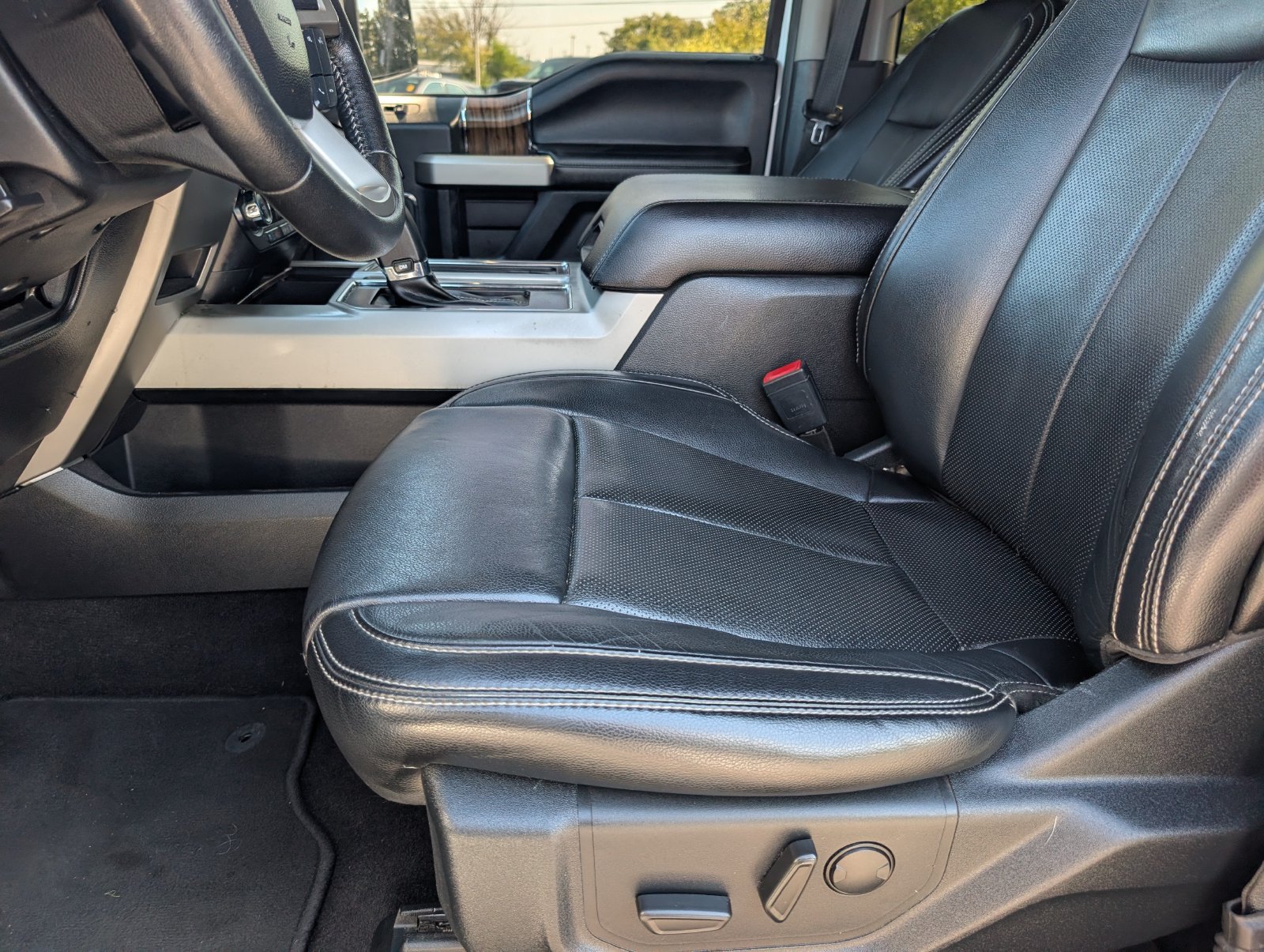 Used 2019 Ford F150 Lariat AWD/4WD image 7