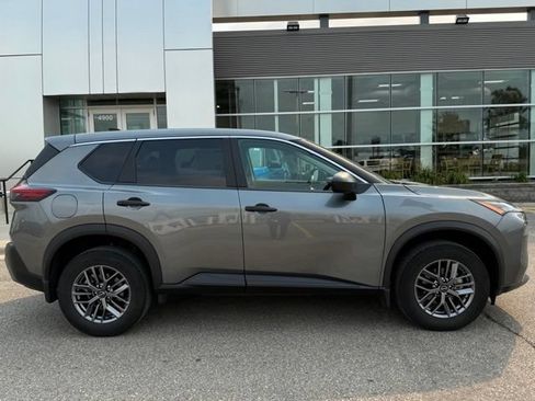 Used 2023 Nissan Rogue S AWD/4WD image 36