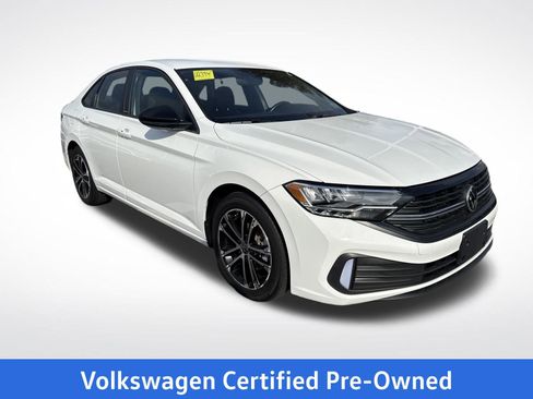Used 2023 Volkswagen Jetta Sport image 8