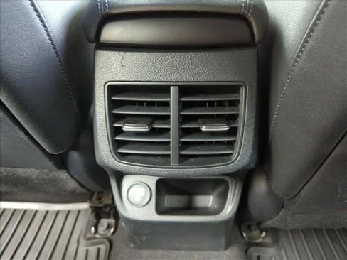 Used 2022 Kia Seltos S AWD/4WD image 16