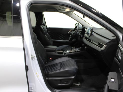 Used 2024 Mitsubishi Outlander SEL image 34