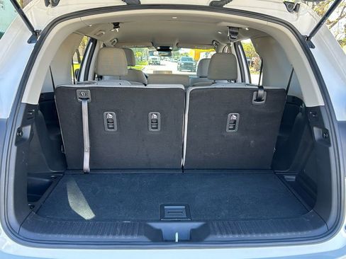 Used 2023 Honda Pilot LX image 40
